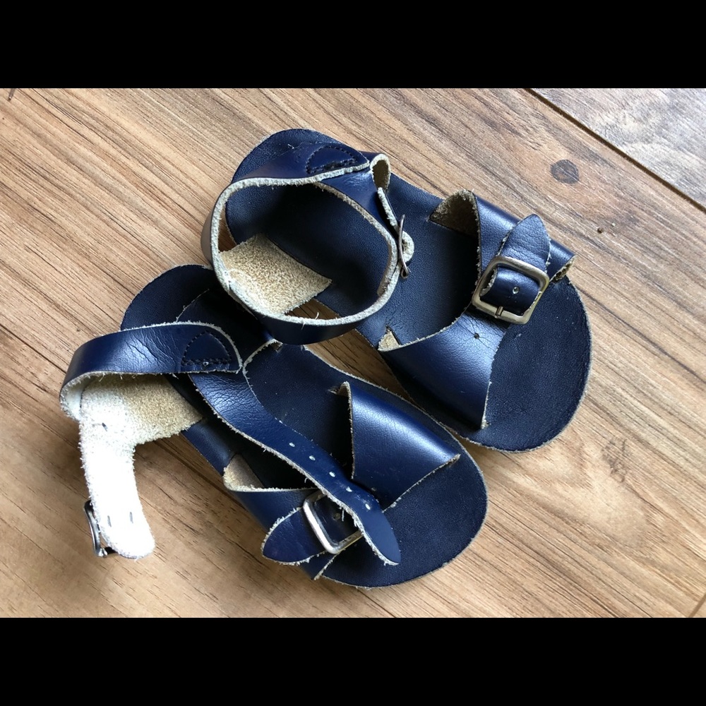 Sun-sans size 6